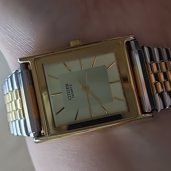 Vintage Citizen 2-Tone Watch - Picture 5 of 9
